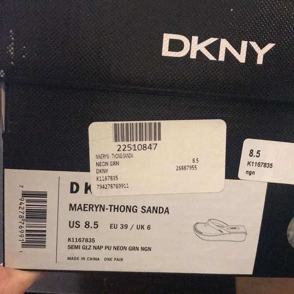 DKNY sandals - Picture 4 of 4